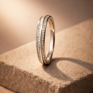 Anillo de Plata con Doble Línea de Piedras